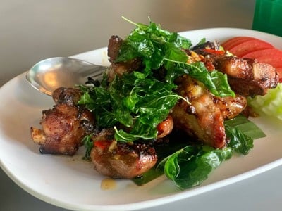 ซี่โครงหมูผัดกะเพรา