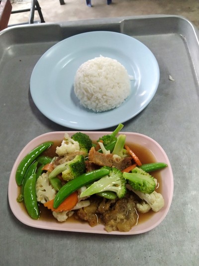 ผัดผักรวมกุ้ง