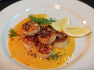 scallop hollandaise