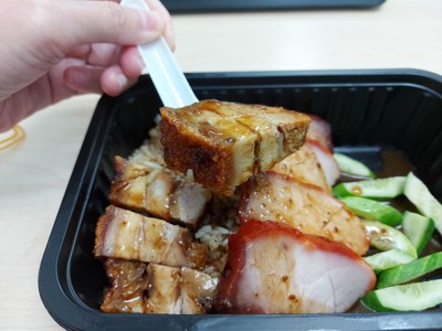 ข้าวหมูแดงหมูกรอบ