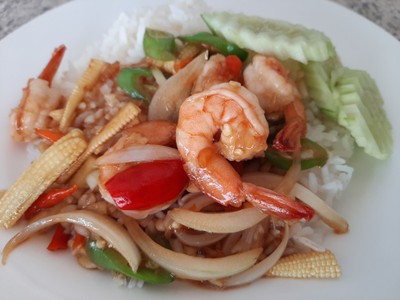 ผัดพริกกุ้ง แบบเยิ้มๆ