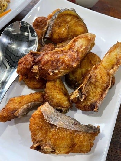 ลุงจ้อย ปลาแม่น้ำ