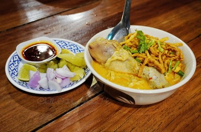 ข้าวซอยไก่