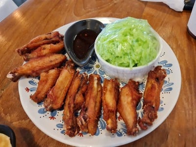 ปีกไก่ทอด+ข้าวเหนียว