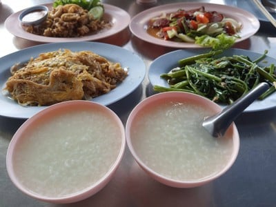 อาหาร หรือ เครื่องดื่ม