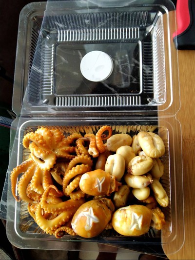 อาหาร หรือ เครื่องดื่ม