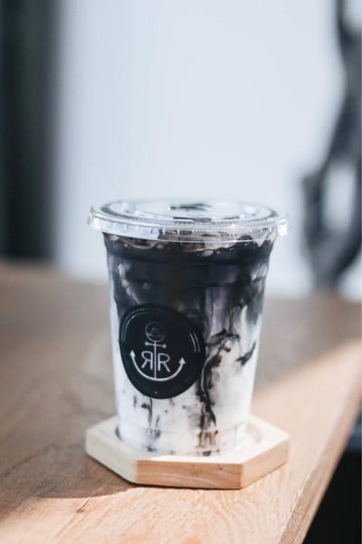 REST&ROLL CAFE