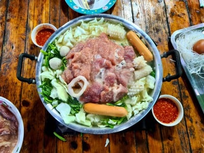 อาหาร หรือ เครื่องดื่ม