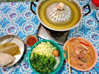 อาหาร หรือ เครื่องดื่ม