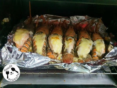 วิธีทำ กุ้งมังกรอบชีส 🦞 วิธีทำ กุ้งมังกรอบชีส 🦞