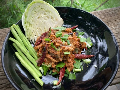ลาบหมูผสมเครื่องใน