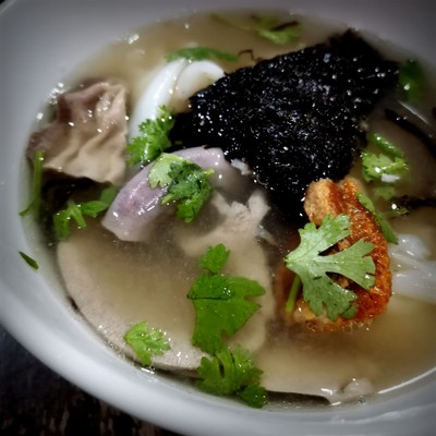 ก๋วยจั้บน้ำใส (ใส่สาหร่าย)