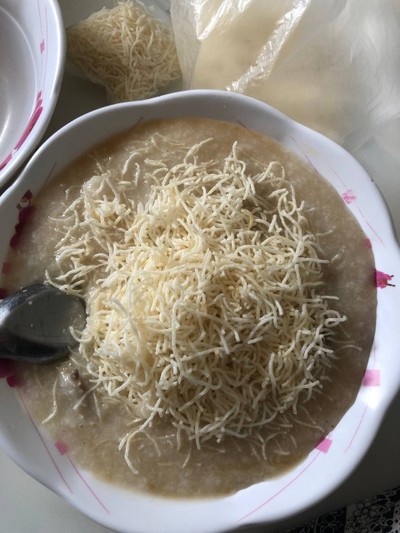 กะเพราหมูยอ