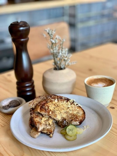 เมนูของร้าน Sarnies Roastery Soi Tonson