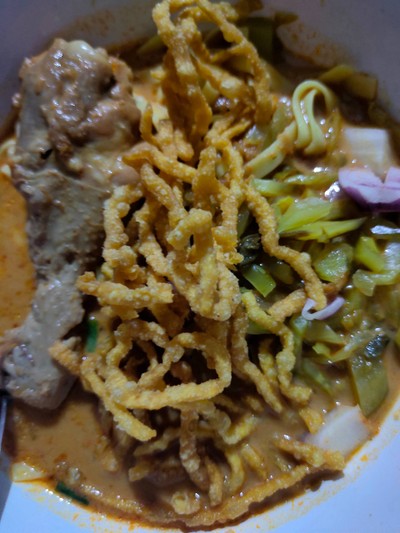 ข้าวซอยน่องไก่