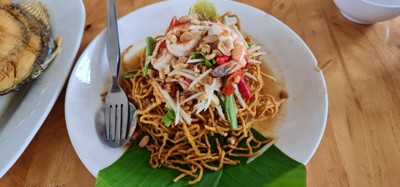 ส้มตำหมี่กรอบ
