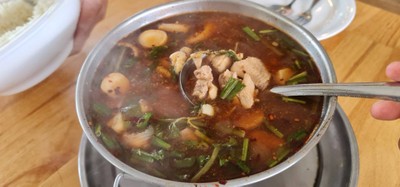 ต้มแซ่บ ไก่
