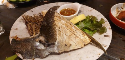 หัวปลาย่างเกลือ