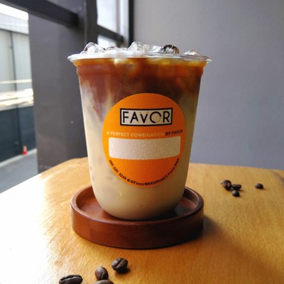 กาแฟนมพิสตาชิโอ้ (ไม่ใส่น้ำตาล )