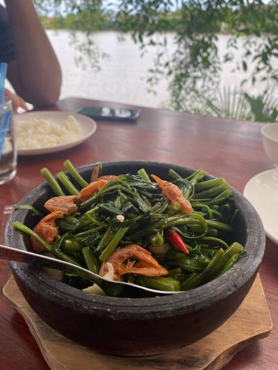 ผักบุ้งกะทะร้อน