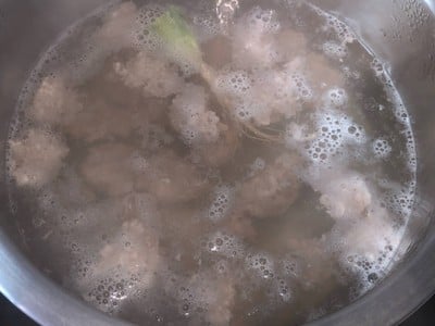 วิธีทำ แกงจืดสาหร่ายหมูสับ วิธีทำ แกงจืดสาหร่ายหมูสับ