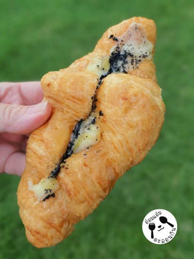 ครัวซองต์ทรัฟเฟิลชีส