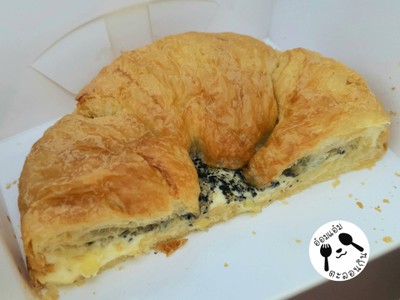 ครัวซองต์ทรัฟเฟิลชีส