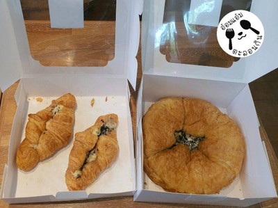 ครัวซองต์ทรัฟเฟิลชีส