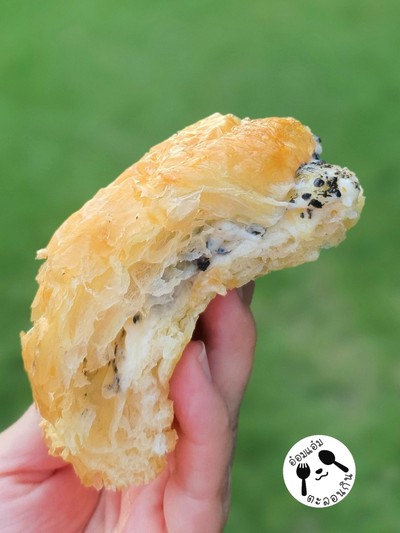 ครัวซองต์ทรัฟเฟิลชีส