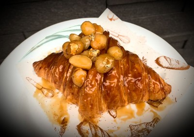 ครัวซองแมคคาเดเมีย Croissant Caramel Macademia ซอสคาราเมล ดี้ยย อร่อยสุดๆ