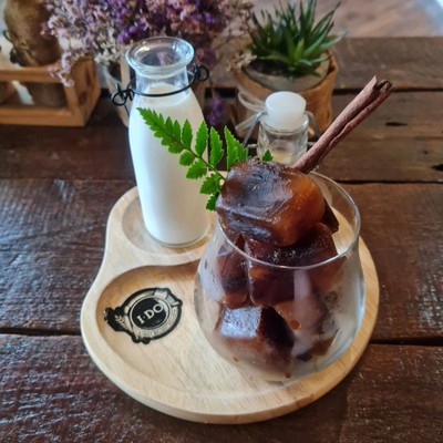 อาหาร หรือ เครื่องดื่ม