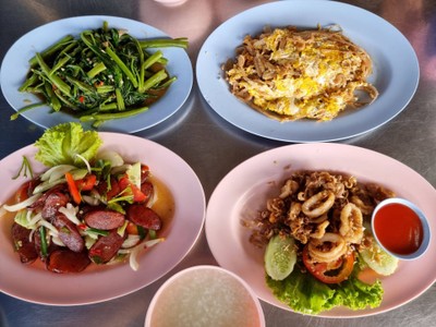 อาหาร หรือ เครื่องดื่ม