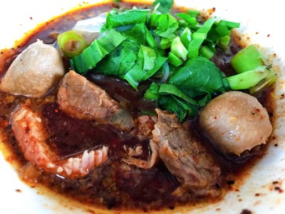 เส้นเล็กเนื้อ/น้ำตก