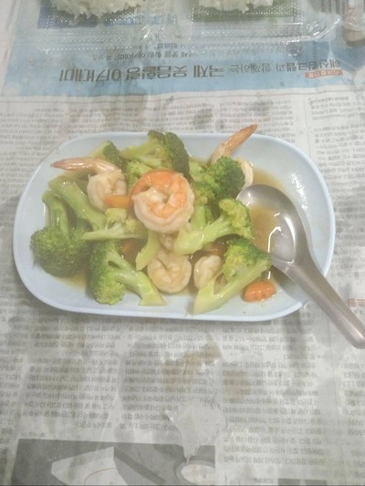 บล๊อคโคลี่ผัดกุ้ง