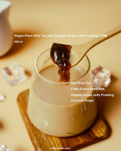 Vegan Plant Milk Tea With Organic Grass Jelly Pudding