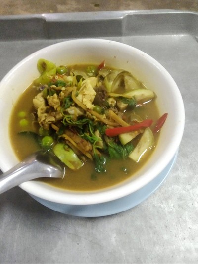 แกงป่าไก่บ้าน