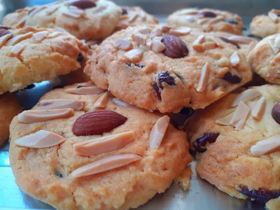 อร่อยที่ลงตัว กรอบหอม ตัดด้วยเปรี้ยวนิดๆของแครนเบอร์รี่