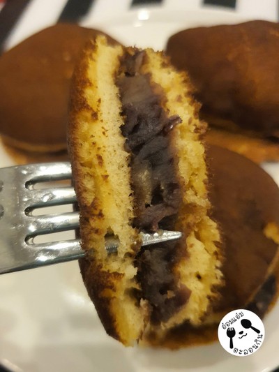 Dorayaki (red bean with chestnuts)