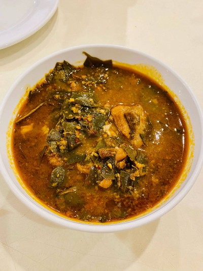 แกงหมูชะมวง