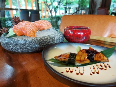 อาหาร หรือ เครื่องดื่ม