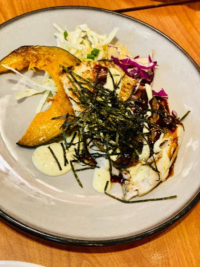 สเต๊กปลากะพง ซอสโอโคโนมิยากิ