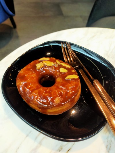 Vanilla Cream Caramel Cronut