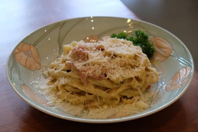 เมนูของร้าน Henryfry : fried chicken & housemade food. เจริญกรุง