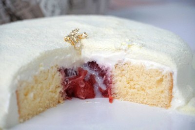 Hokkaido & Strawberry Cake