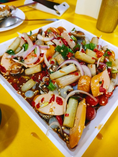 เมนูของร้าน ยำลิ้นเบิร์น สวนหลวงสแควร์