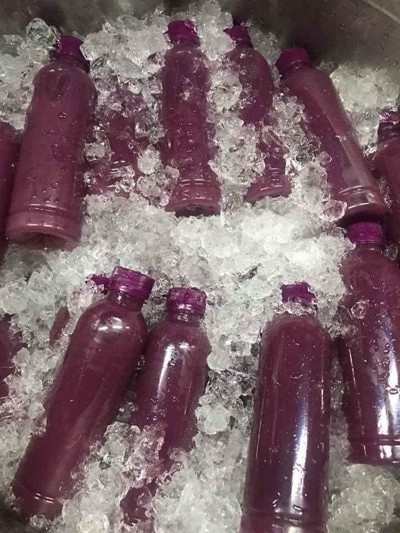10ฟรี1ขวด น้ำองุ่นแดงผสมเนื้อ(300ml)