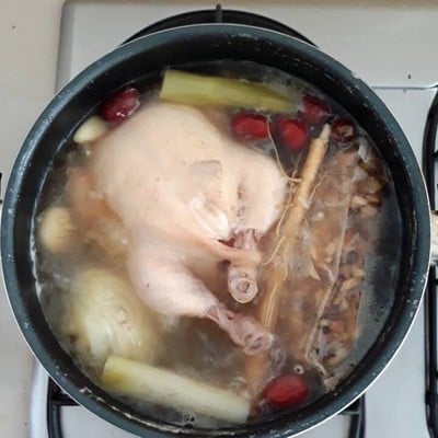 วิธีทำ ไก่ตุ๋นโสมเกาหลี (ซัมกเยทัง) Ginseng chicken soup 삼계탕