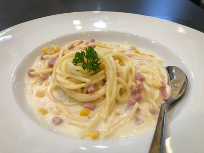 Ham and Corn Spaghetti with Cream Sauce