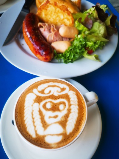 อาหาร หรือ เครื่องดื่ม