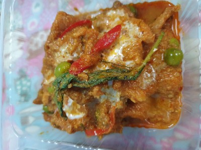 พะแนงหมูราดข้าว